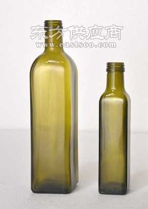 匠心獨(dú)運(yùn) 探秘葡萄酒玻璃瓶生產(chǎn)廠(chǎng)家的藝術(shù)與工藝